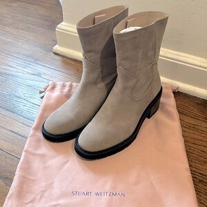 *NWOT*Stuart Weitzman Boulevard Suede Ankle Boots